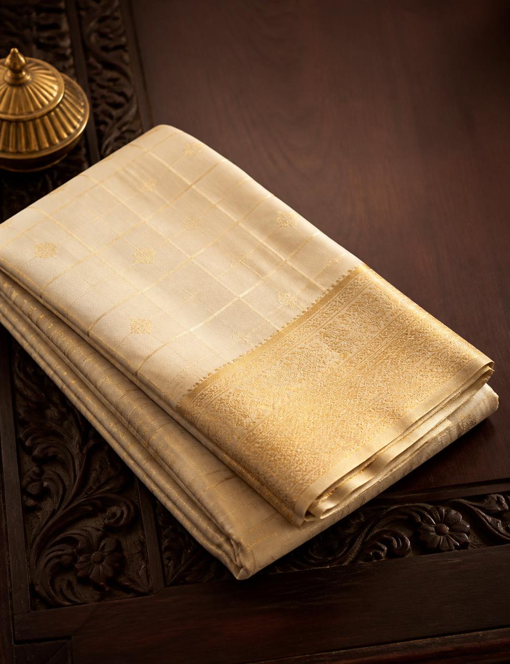 Pochampally Silk Cotton — Ikat geometry in a lightweight silk-cotton blend.